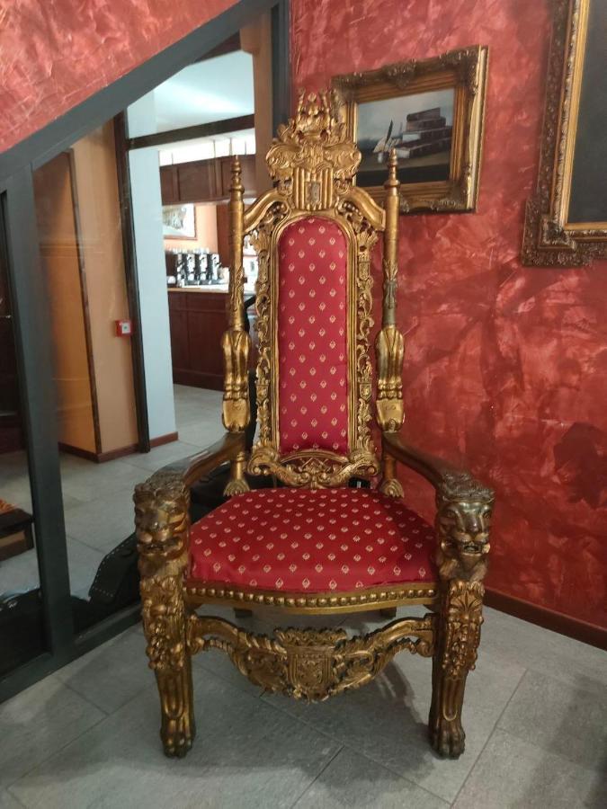 Lion Roure Turin