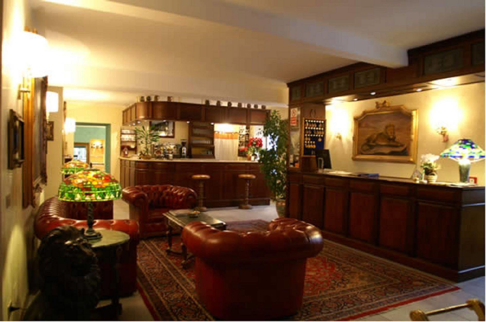 Lion Hotel 3*