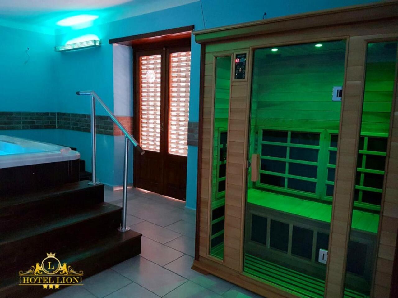Lion Hotel 3*